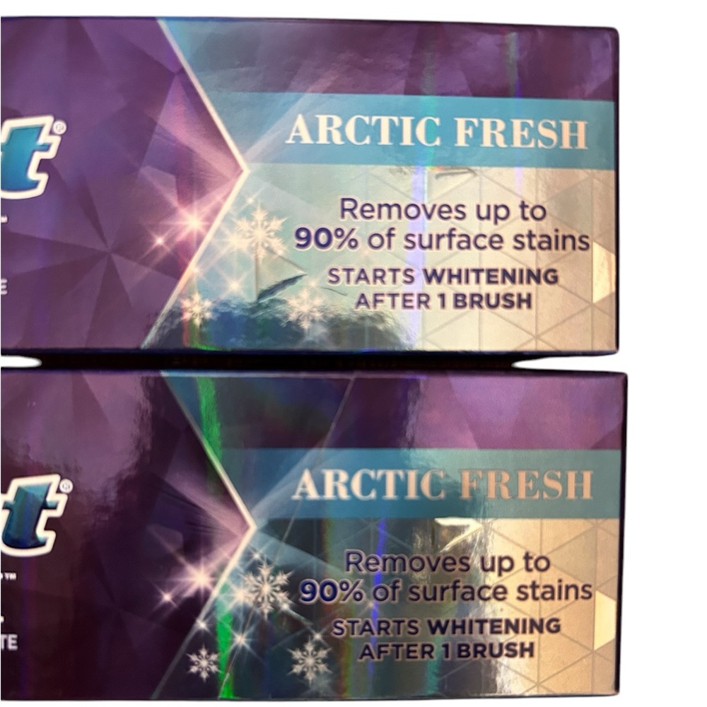 Crest 3D White Toothpaste (2) - Picture 3 of 4